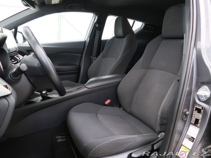 Toyota C-HR 1.8HYBRID,72kW,DYNAMIC,CV 2018