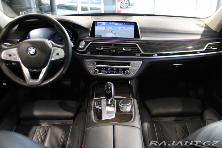 BMW 7 740d xDrive Masáž/NezTop/ 2022