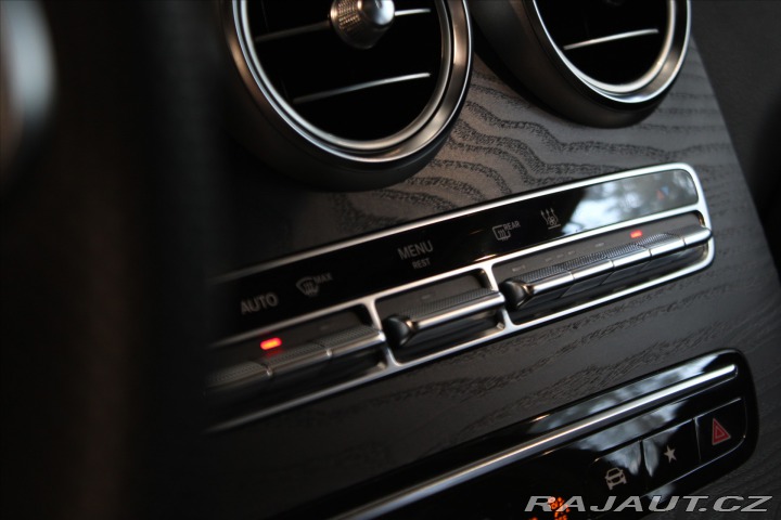 Mercedes-Benz GLC 300de 4MATIC Offroad DISP 2022