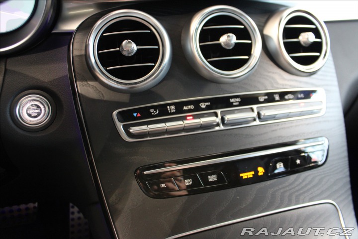 Mercedes-Benz GLC 300de 4MATIC Offroad DISP 2022