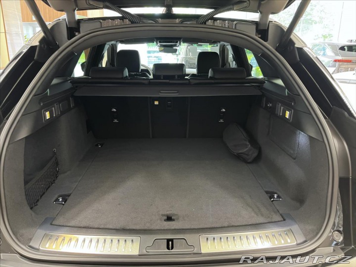 Land Rover Range Rover Velar 3,0 Dynamic SE D300 AWD 2026