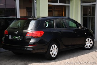 Opel Astra 1.7CDTi SPORTS TOURER 2011