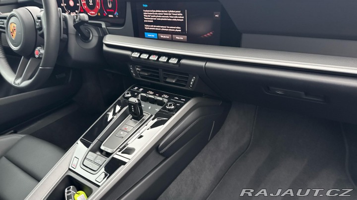 Porsche 911 Carrera 2025