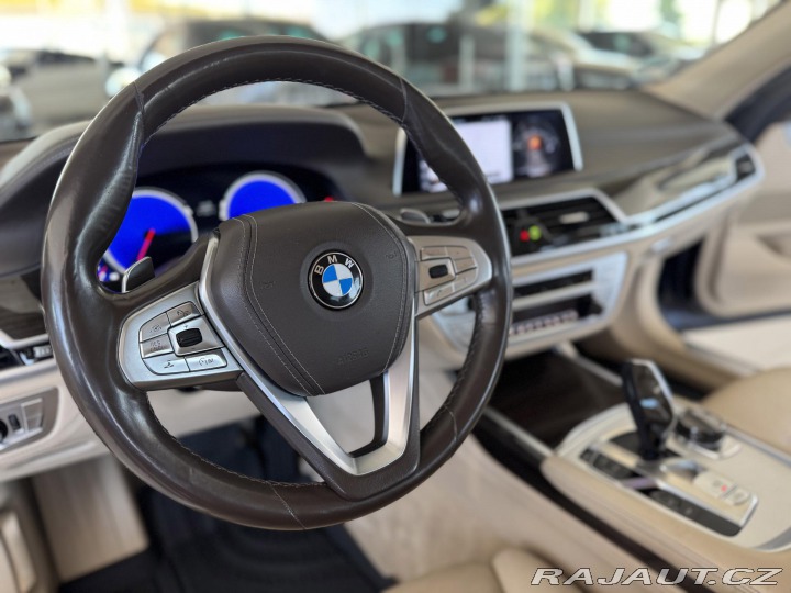 BMW 7  1800