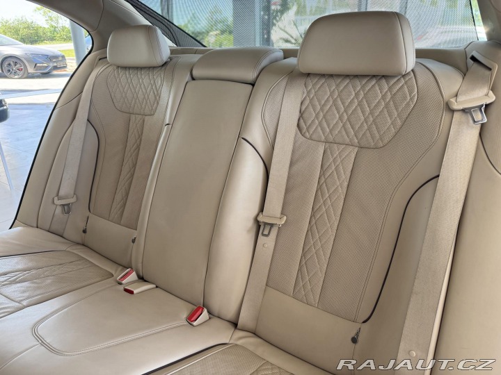BMW 7 750i xDrive*Laser*NočníVi 2016