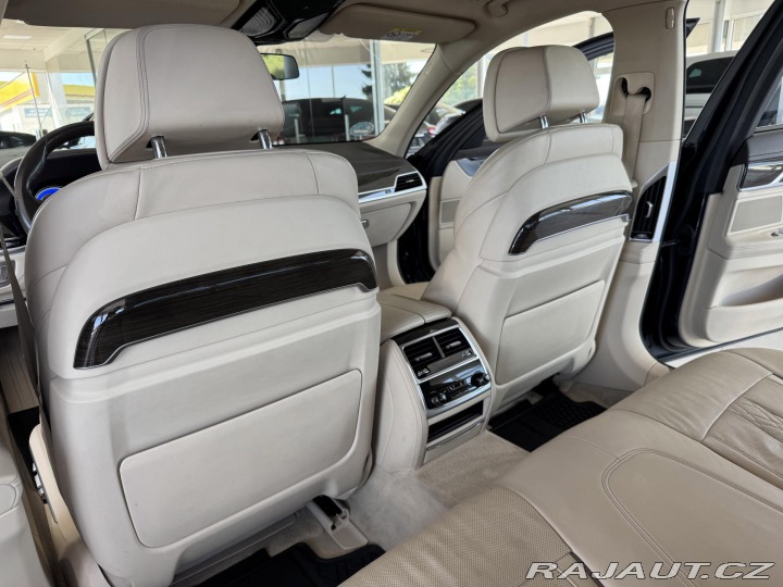BMW 7 750i xDrive*Laser*NočníVi 2016
