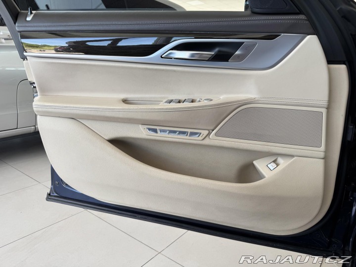 BMW 7  1800