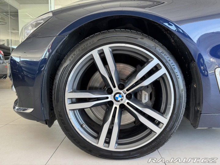 BMW 7  1800