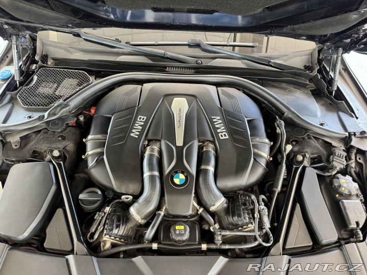 BMW 7 750i xDrive*Laser*NočníVi 2016
