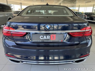 BMW 7  1800
