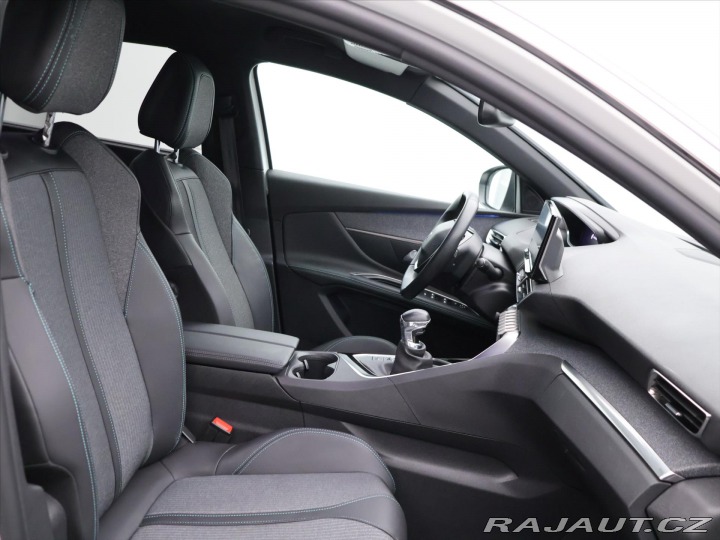 Peugeot 5008 1,2 PT 96kW Allure 7-Míst 2023