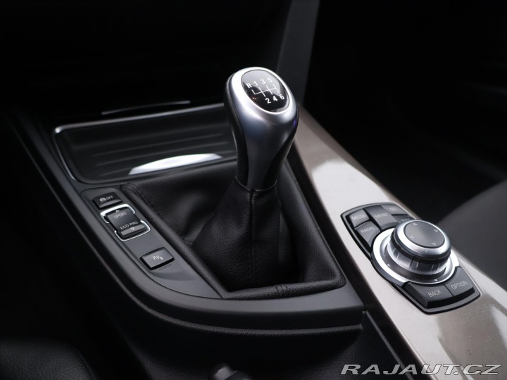 BMW 3 2,0 318d xDrive Xenon Nav 2014