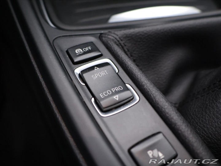 BMW 3 2,0 318d xDrive Xenon Nav 2014