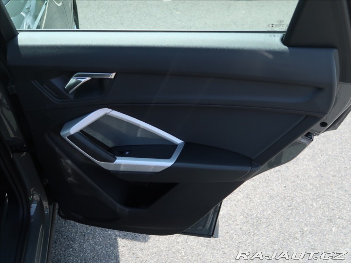 Audi Q3 2,0 TDI S-Line ČR 1.maj Z 2023