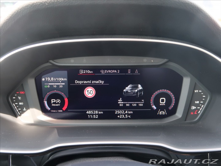 Audi Q3 2,0 TDI S-Line ČR 1.maj Z 2023