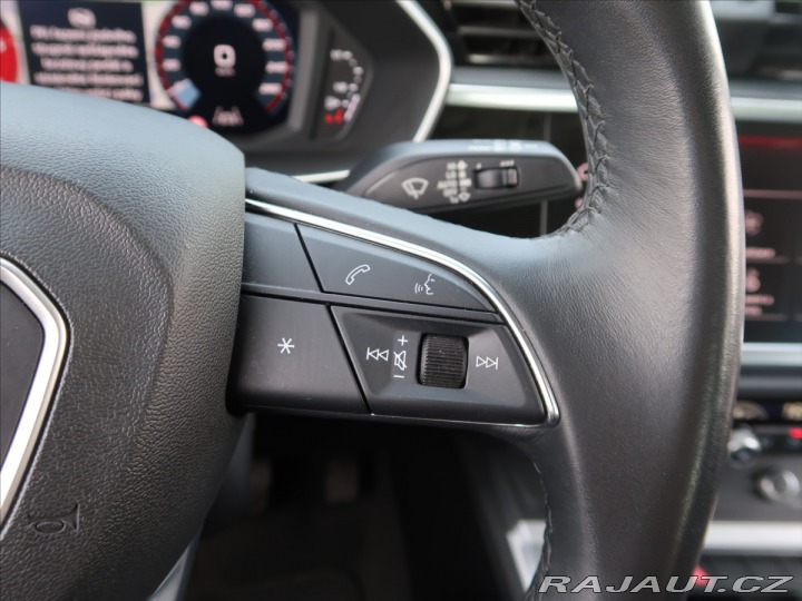 Audi Q3 2,0 TDI S-Line ČR 1.maj Z 2023