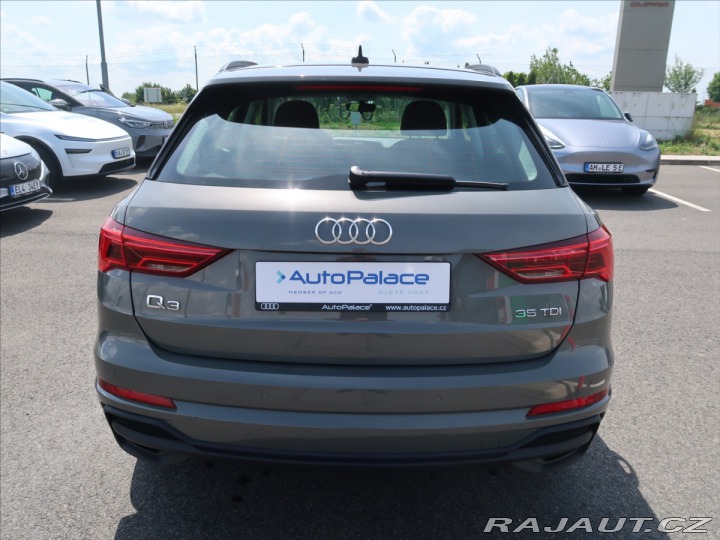 Audi Q3 2,0 TDI S-Line ČR 1.maj Z 2023
