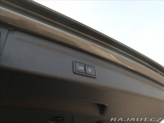 Audi Q3 2,0 TDI S-Line ČR 1.maj Z 2023