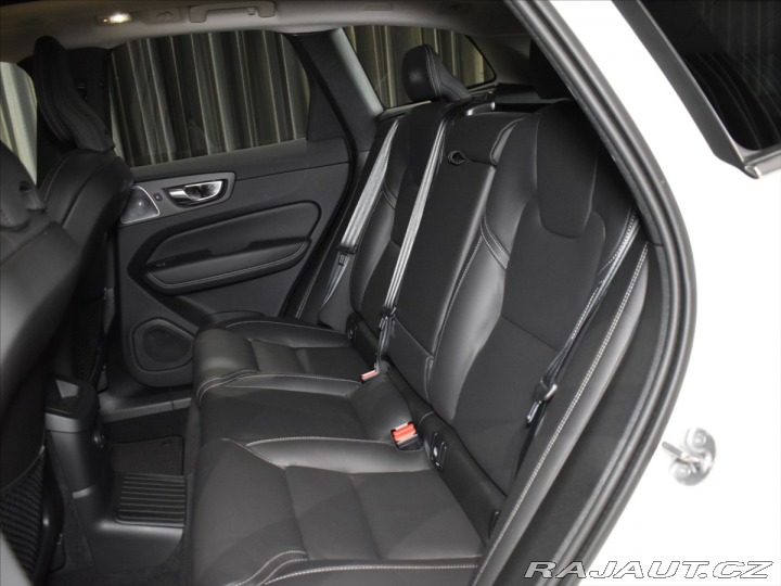 Volvo XC60 2,0 T8 AWD Ultra B&W, 2025