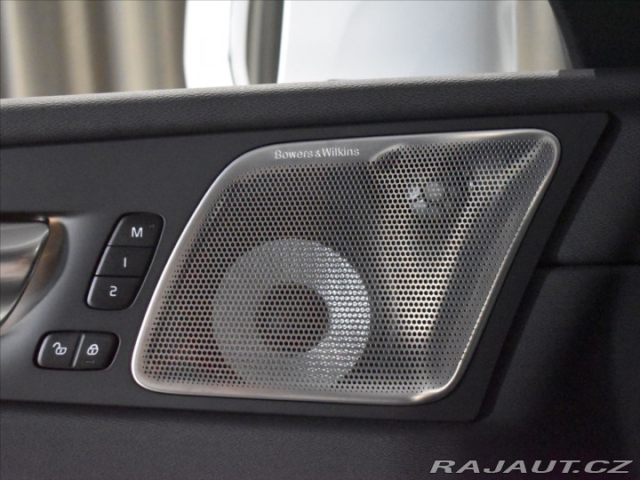 Volvo XC60 2,0 T8 AWD Ultra B&W, 2025