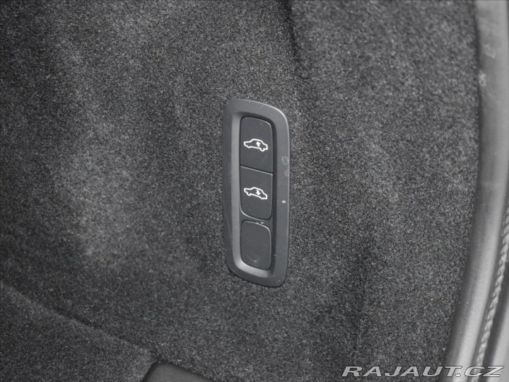 Volvo XC60 2,0 T8 AWD Ultra B&W, 2025