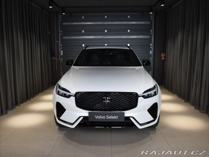 Volvo XC60 2,0 T8 AWD Ultra B&W, 2025