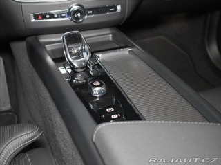 Volvo XC60 2,0 T8 AWD Ultra B&W, 2025