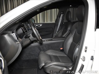 Volvo XC60 2,0 T8 AWD Ultra B&W, 2025