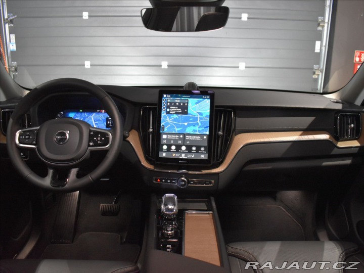 Volvo XC60 2,0 T8 AWD Ultra B&W, 2025