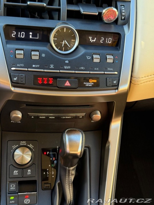 Lexus Ostatní modely NX 300h 2,5   NX 2018