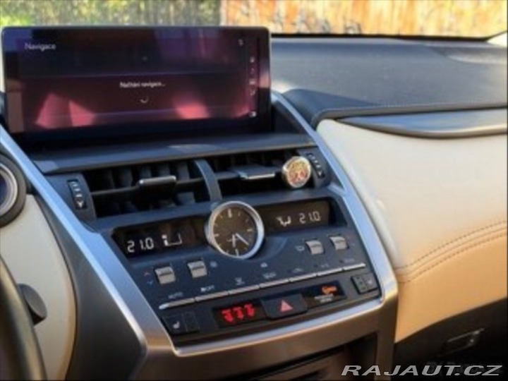 Lexus Ostatní modely NX 300h 2,5   NX 2018