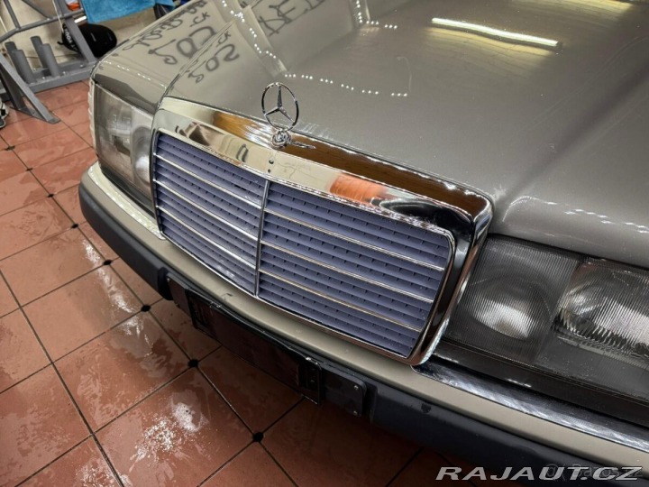 Mercedes-Benz Ostatní modely 2,0   W124 1990