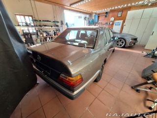 Mercedes-Benz Ostatní modely 2,0   W124 1990