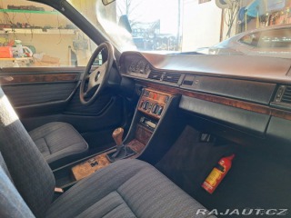 Mercedes-Benz Ostatní modely 2,0   W124 1990