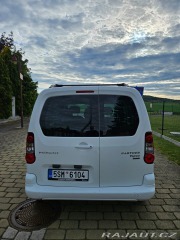 Peugeot Partner Tepee 1,6 s kempovací vestavb 2015