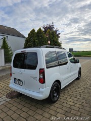 Peugeot Partner Tepee 1,6 s kempovací vestavb 2015