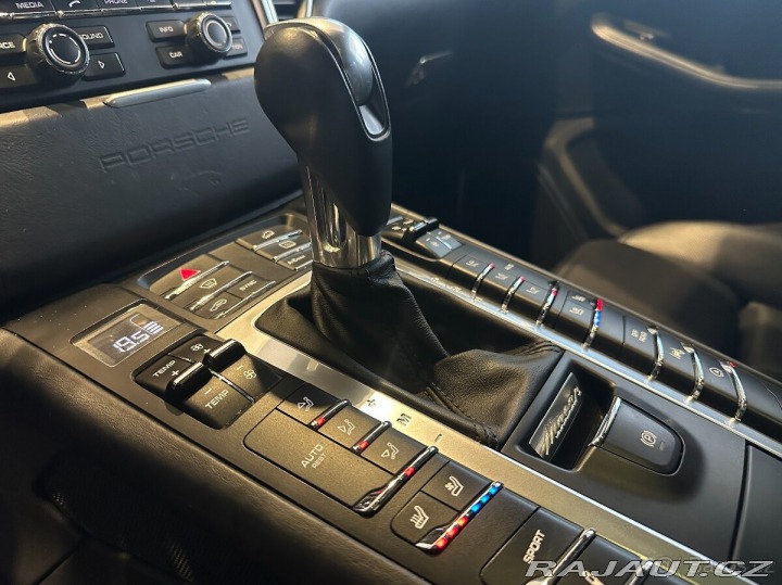 Porsche Macan 3,6   Ojeté, 4/2014 1800