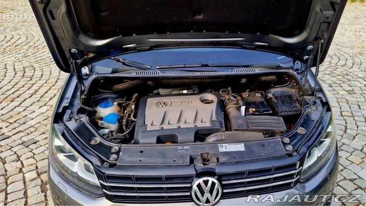 Volkswagen Touran 2,0 LIFE TDI DSG 7/2013 2013