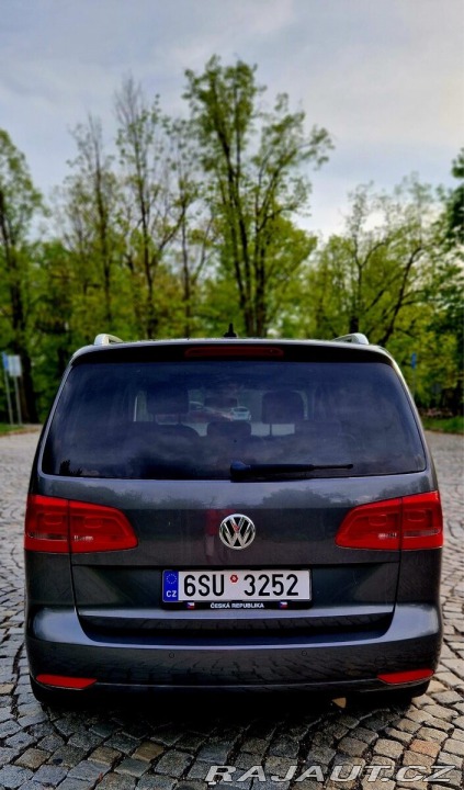 Volkswagen Touran 2,0 LIFE TDI DSG 7/2013 2013