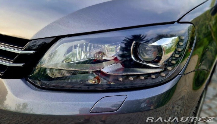 Volkswagen Touran 2,0 LIFE TDI DSG 7/2013 2013