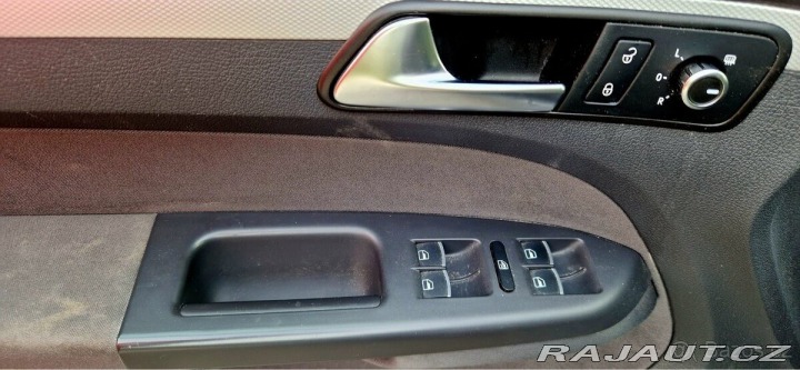 Volkswagen Touran 2,0 LIFE TDI DSG 7/2013 2013