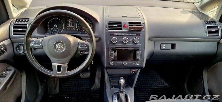 Volkswagen Touran 2,0 LIFE TDI DSG 7/2013 2013