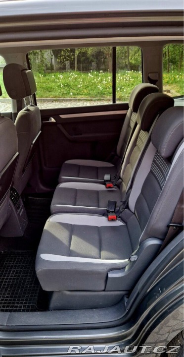 Volkswagen Touran 2,0 LIFE TDI DSG 7/2013 2013