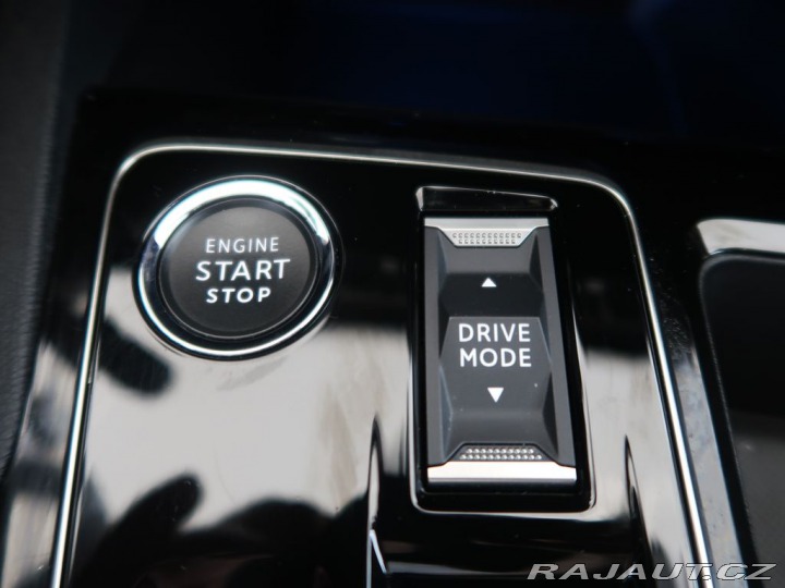 Peugeot 3008 1.2PureTech,96kW,Automat, 2023