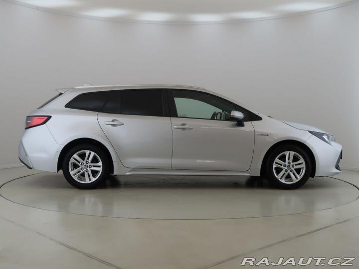 Toyota Corolla 1.8Hybrid,CZ,1Maj,Comfort 2021