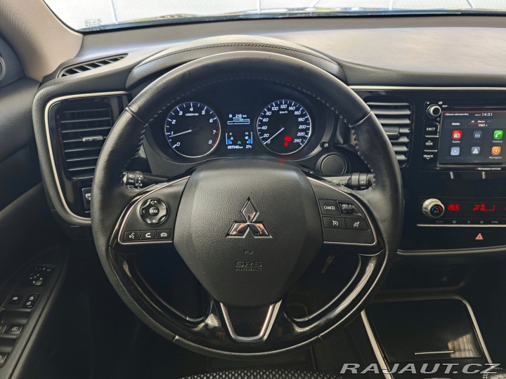 Mitsubishi Outlander 2.0 Mivec Diamant 2WD Kam 2021