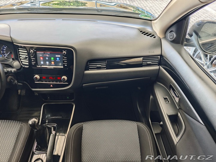 Mitsubishi Outlander 2.0 Mivec Diamant 2WD Kam 2021