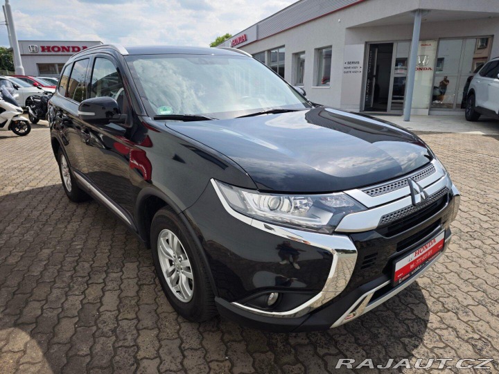 Mitsubishi Outlander 2.0 Mivec Diamant 2WD Kam 2021