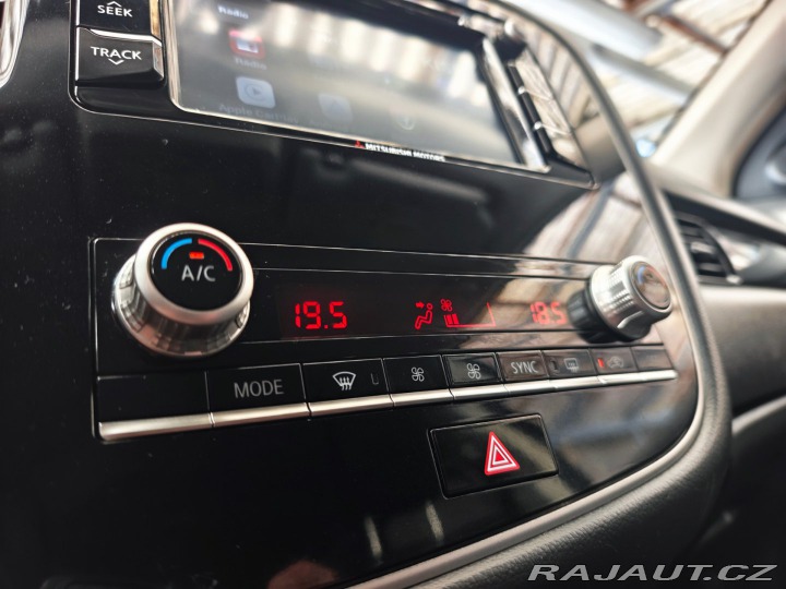 Mitsubishi Outlander 2.0 Mivec Diamant 2WD Kam 2021