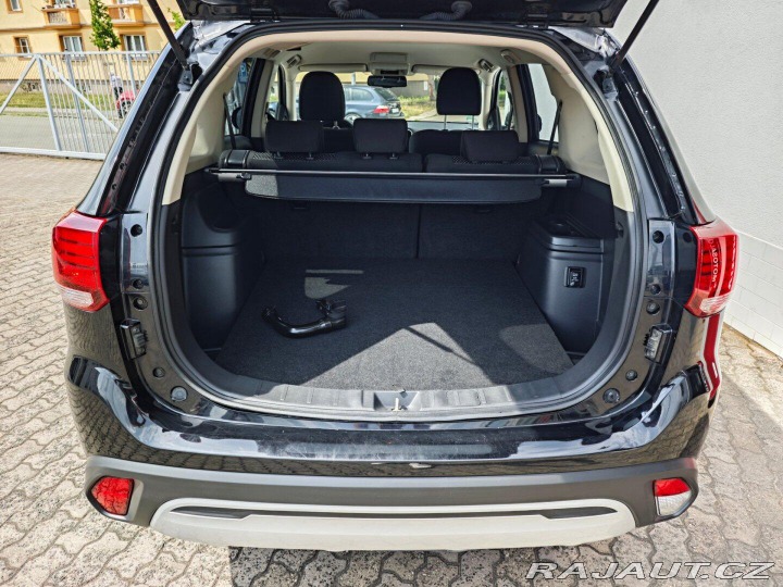 Mitsubishi Outlander 2.0 Mivec Diamant 2WD Kam 2021